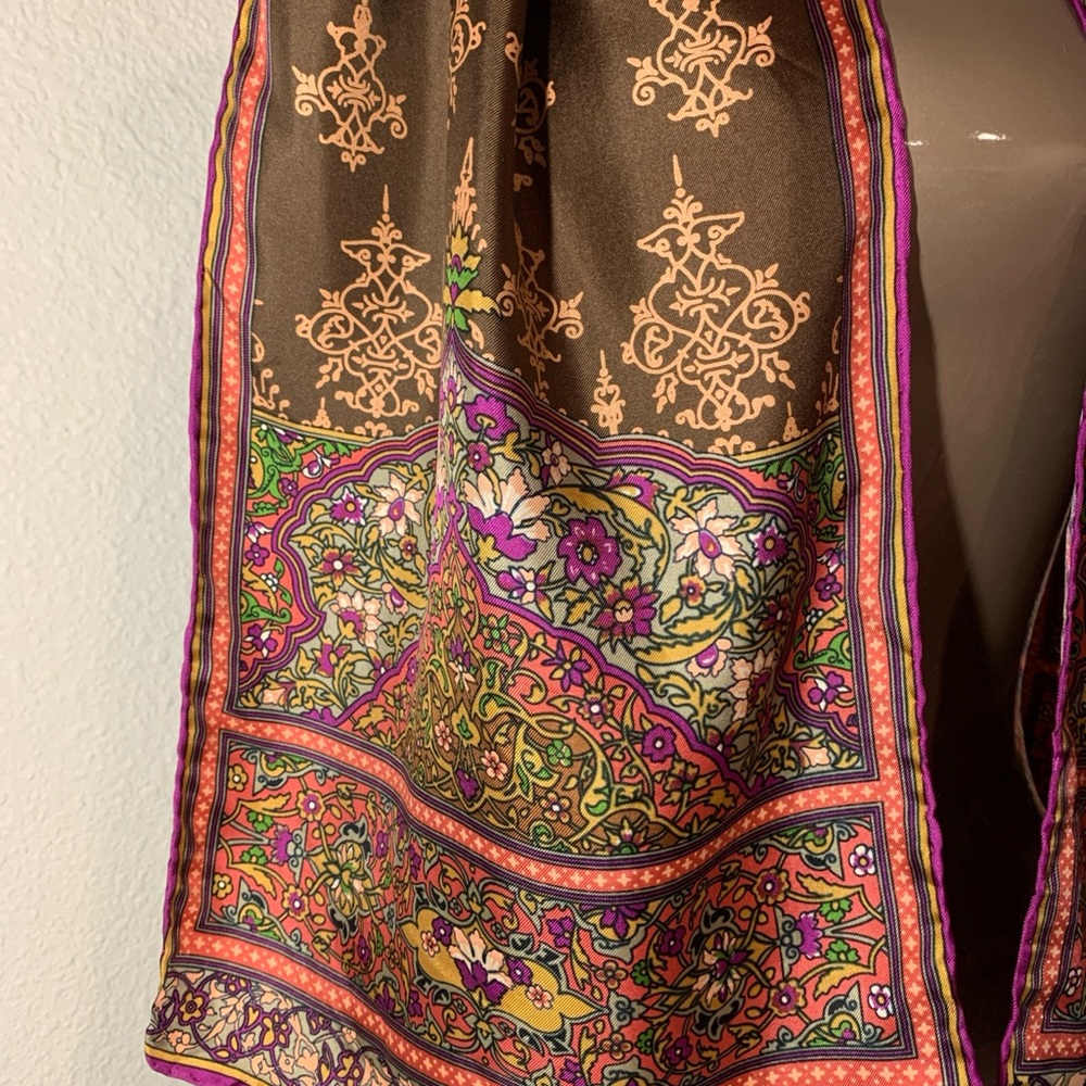 Royal Doulton Elegant Floral Brown 52 1/2 X 11 1/2 inches Silk Scarf - Picture 5 of 7